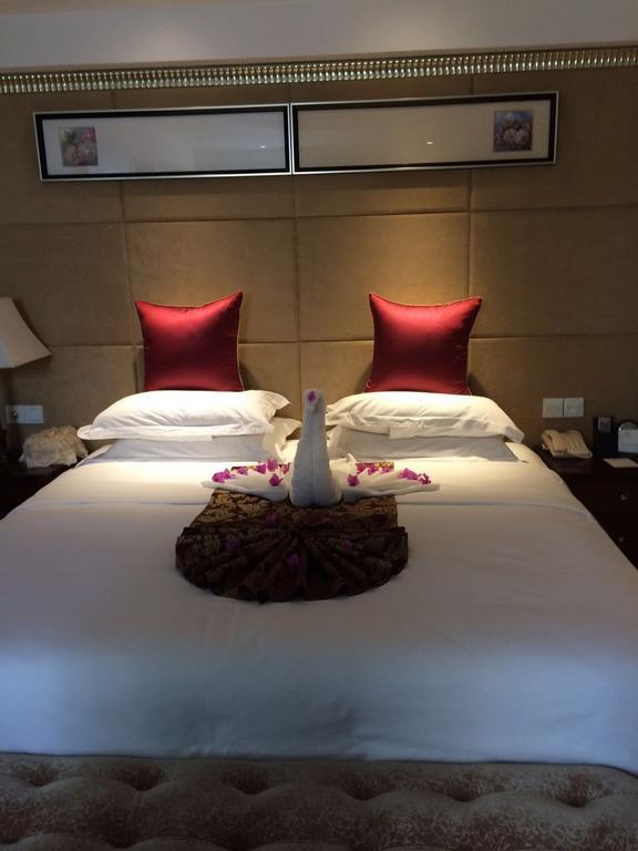 Yunheng Hotel Neijiang Экстерьер фото