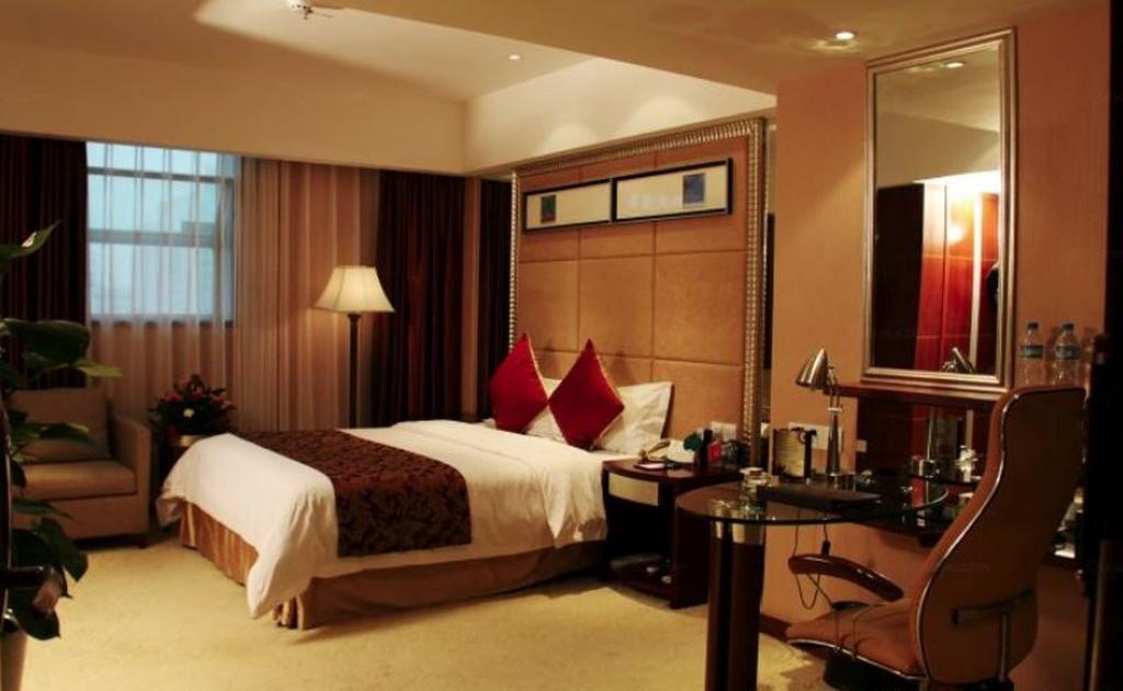 Yunheng Hotel Neijiang Экстерьер фото
